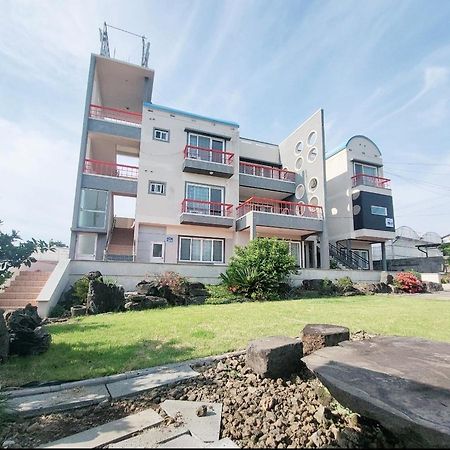 Jeju Soroan Pension Szogüpho Kültér fotó