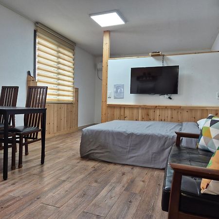 Jeju Soroan Pension Szogüpho Kültér fotó